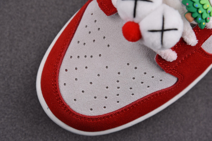 Nike SB Dunk Low 85 Christmas DO9457-112
