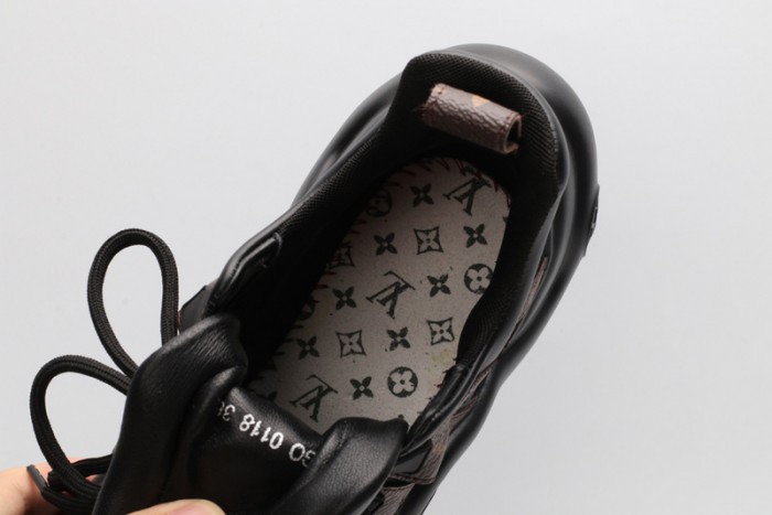 LV snekaers L000006