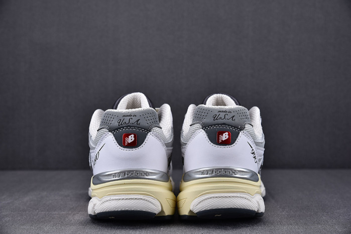 NEW BALANCE 992 NB000009