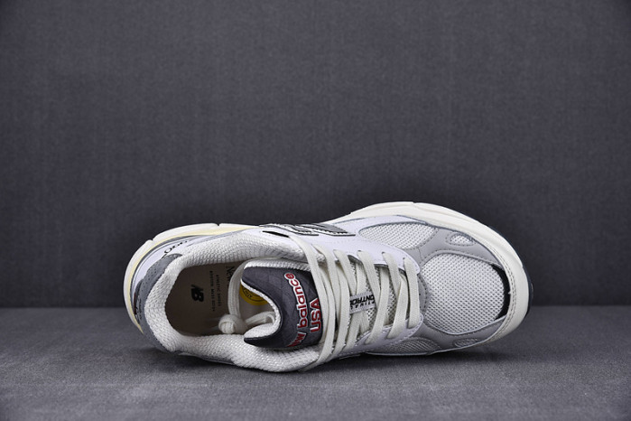 NEW BALANCE 992 NB000009