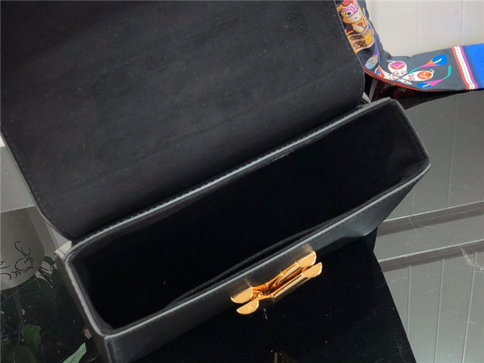 L&V BAG30