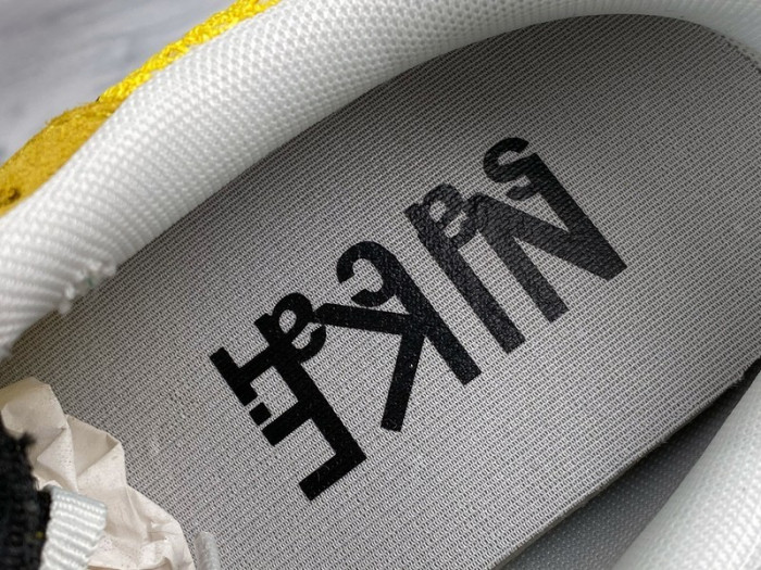 Sacai x Nike Pegasus VaporFly SP BV0073-103