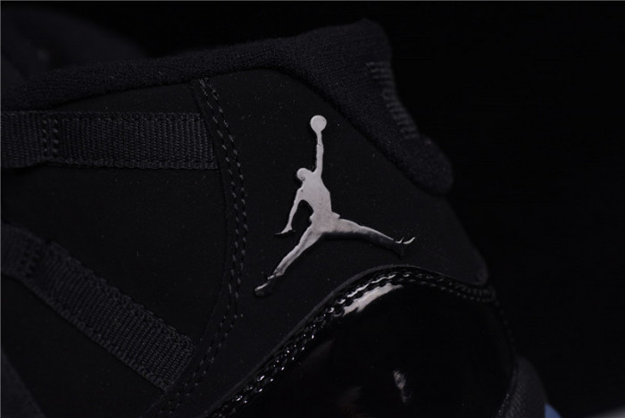 Air Jordan 11 “Cap and Gown” black  378037-005