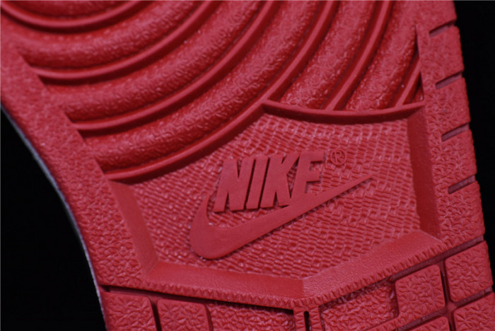 Air Jordan 1 Retro High OG Bred Toe  555088-610