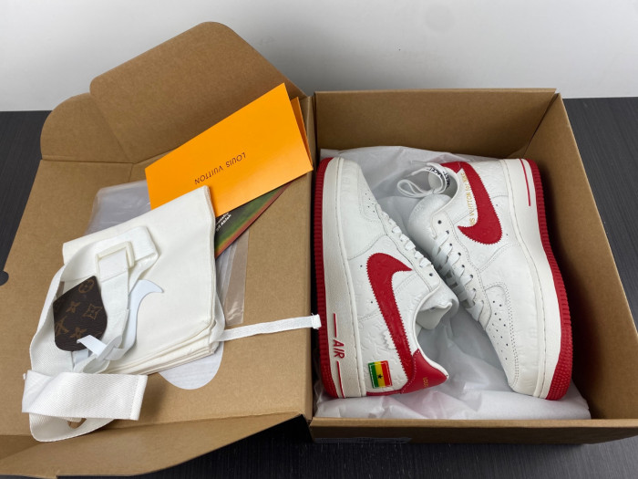 NIKE LOW AIR FORCE 1 X  WHITE red