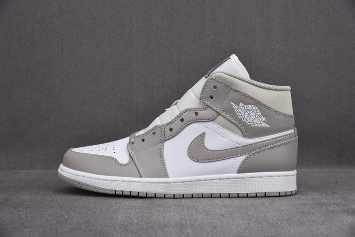Air Jordan 1 Mid ''Light Bone''  554724-082
