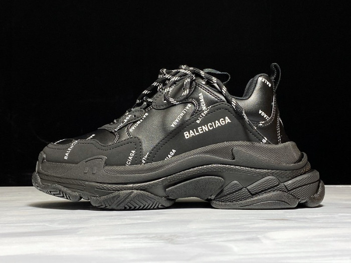 TRIPLES TRAINER SNEAKERS letters  2000015