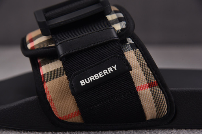 BURBER*Y Sandal14