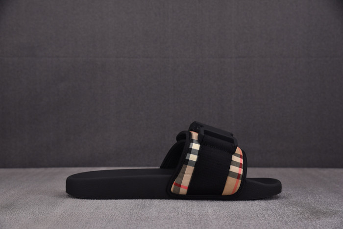 BURBER*Y Sandal14