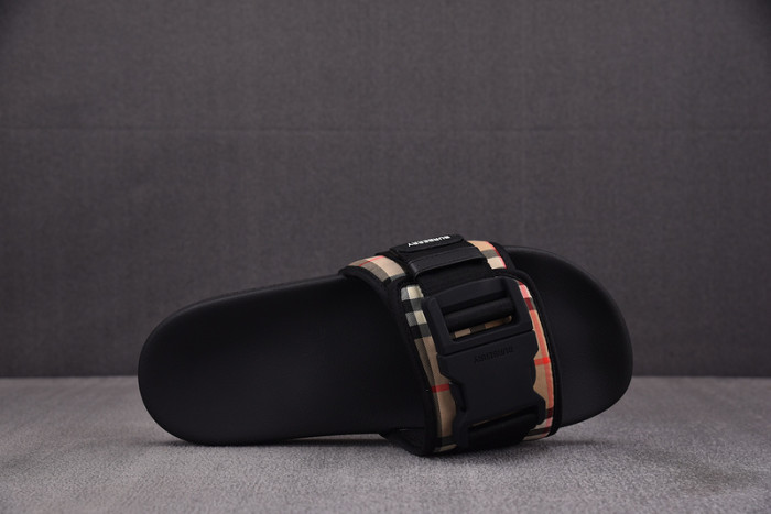 BURBER*Y Sandal14
