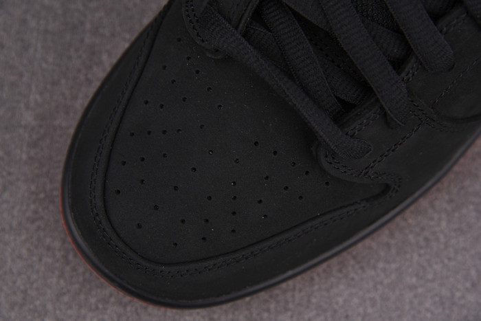 Nike SB Dunk Low Black Pigeon 883232-008