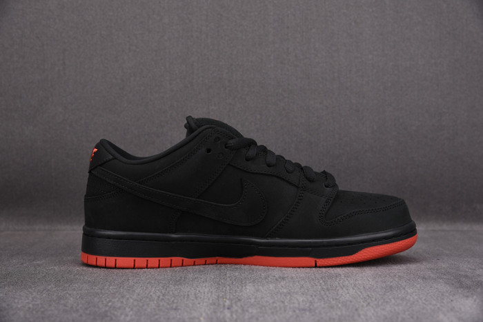 Nike SB Dunk Low Black Pigeon 883232-008