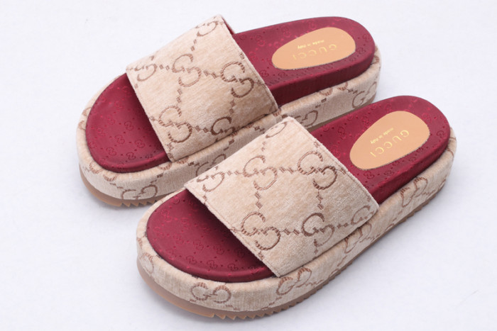 Gucc* Sandal85