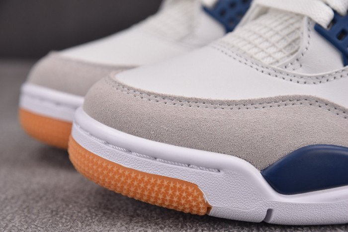 Air Jordan 4 Retro SB Navy DR5415-100