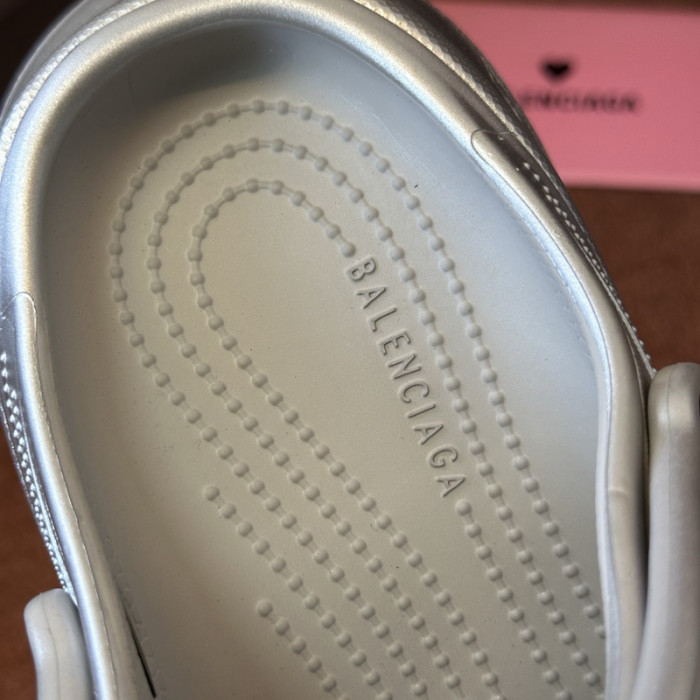 BALENCIAG* Crocs 55