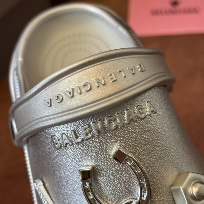 BALENCIAG* Crocs 55
