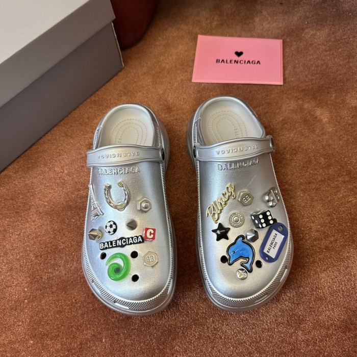BALENCIAG* Crocs 55