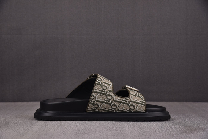 Dio*r sandal 56