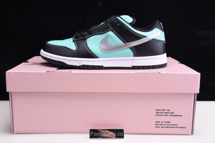 Nike Dunk SB Low Diamond Supply Co. "Tiffany" 304292-402
