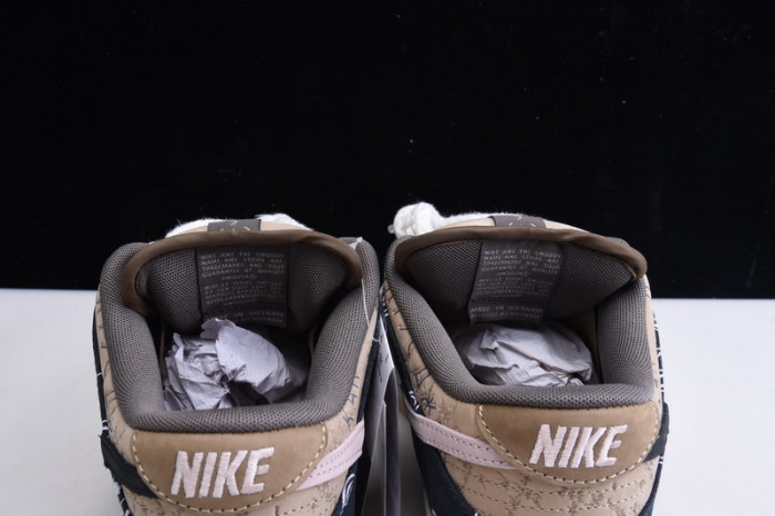 Travis Scott x Nike SB Dunk Low  CT5053-001
