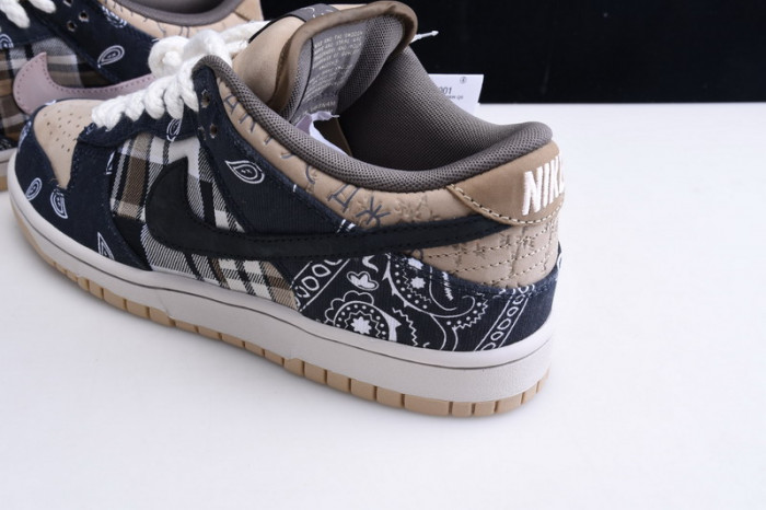 Travis Scott x Nike SB Dunk Low  CT5053-001