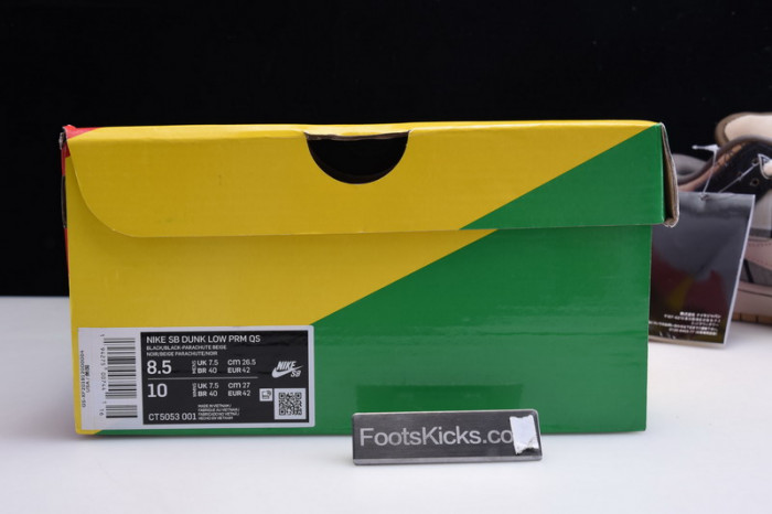 Travis Scott x Nike SB Dunk Low  CT5053-001