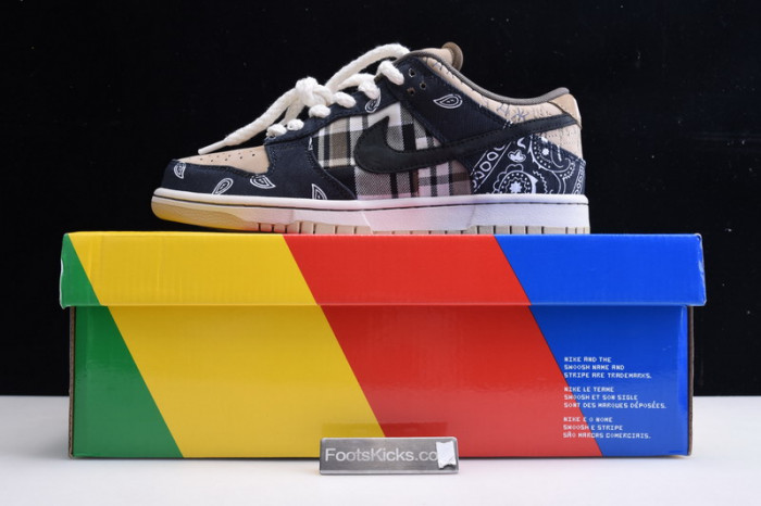 Travis Scott x Nike SB Dunk Low  CT5053-001