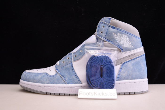 Air Jordan 1 High OG “Hyper Royal” 555088-402