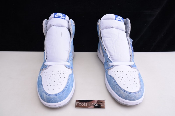 Air Jordan 1 High OG “Hyper Royal” 555088-402