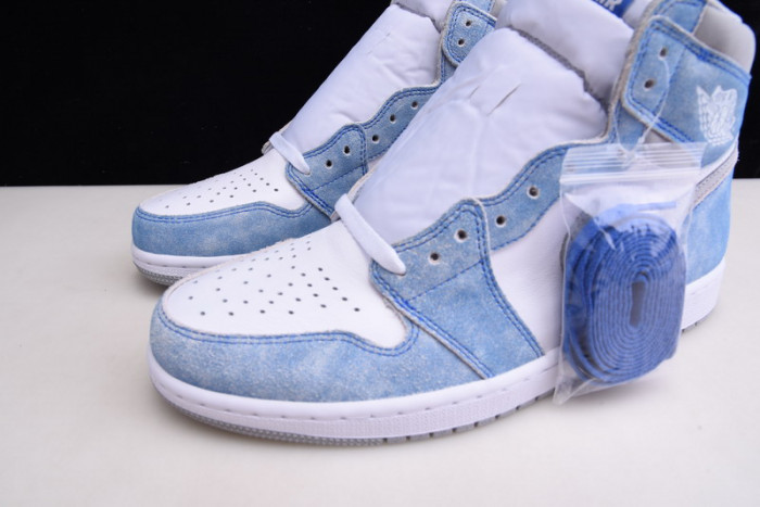 Air Jordan 1 High OG “Hyper Royal” 555088-402