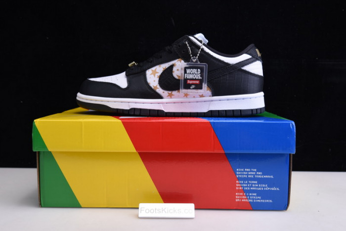 Supreme x Nike SB Dunk Low "Black Stars" DH3228-102