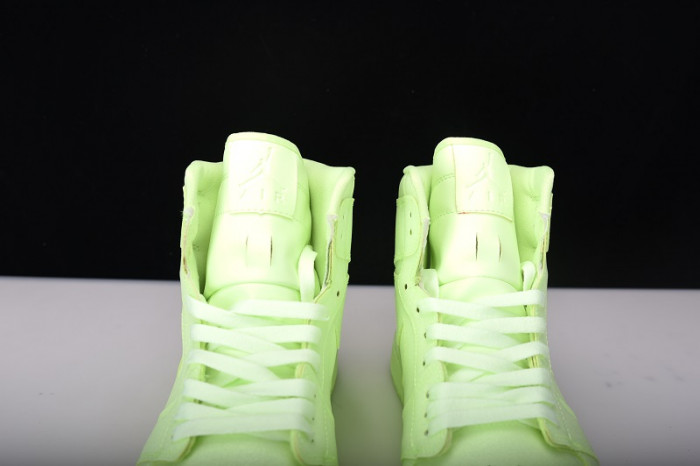 Air Jordan 1 Retro High Barely Volt  AH7389-700