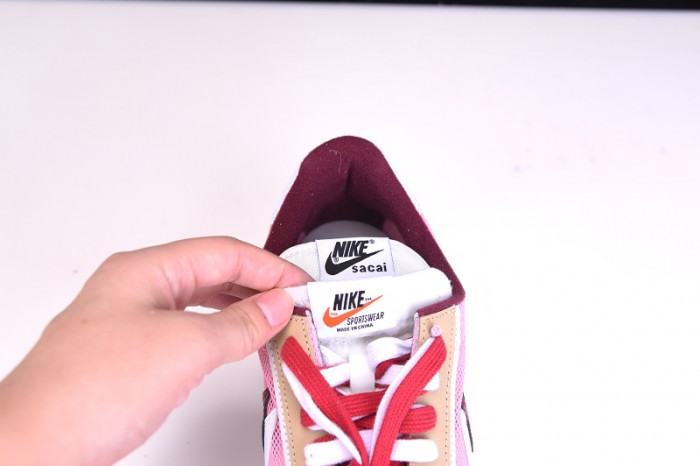 Sacai x Nike LDV Waffle pink  BV0073-500