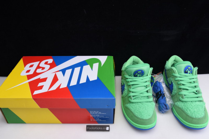 GRATEFUL DEAD X NIKE SB DUNK LOW“ GREEN  BEAR” CJ5378-300