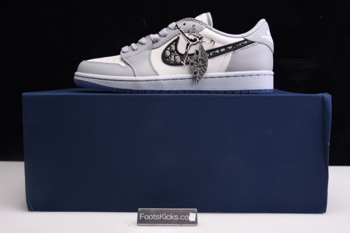 AIR JORDAN 1 low  CN8007-001