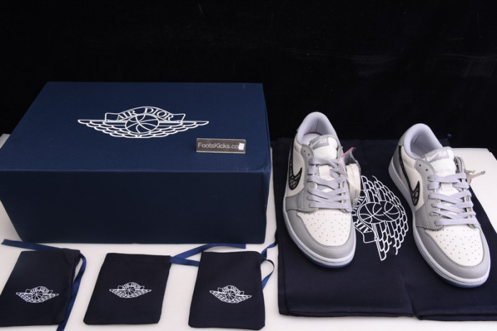 AIR JORDAN 1 low  CN8007-001