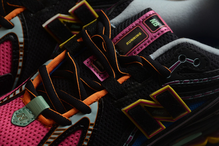NEW BALANCE 1906R NB000025