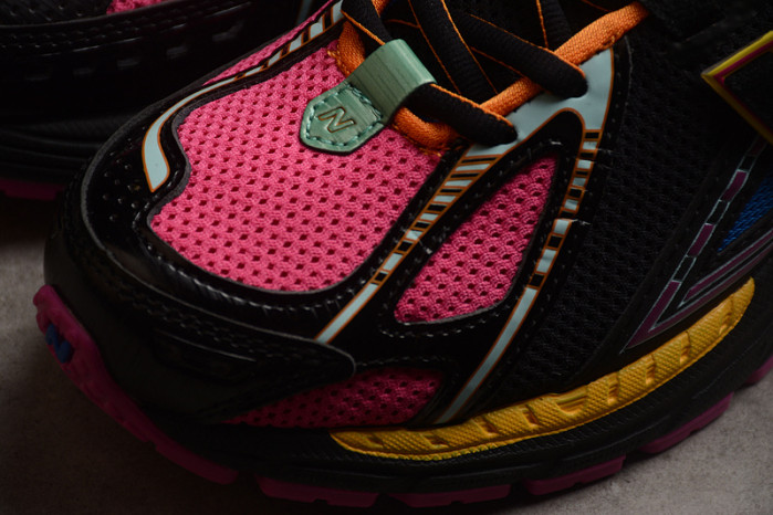 NEW BALANCE 1906R NB000025