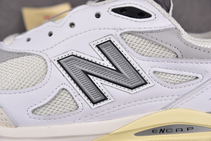 NEW BALANCE NB990 NB000032