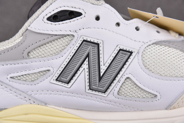 NEW BALANCE NB990 NB000032