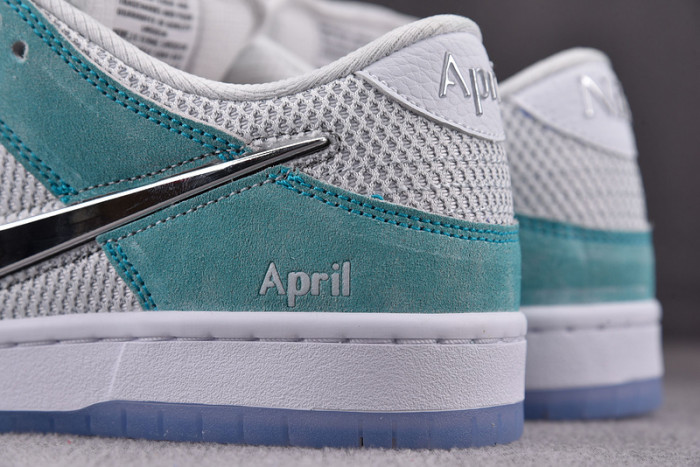 Nike Dunk SDCAI SB Low  FD2562-400