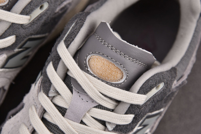 NEW BALANCE 2002 NB000018