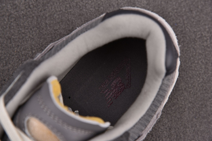NEW BALANCE 2002 NB000018