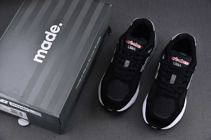 NEW BALANCE 992 NB000008