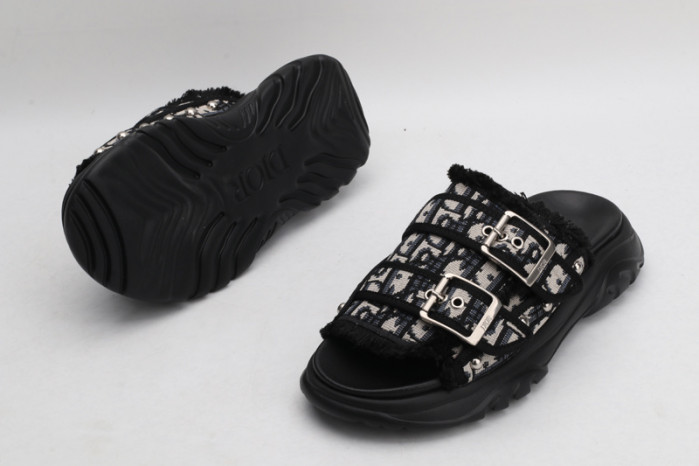 Dio*r sandal10