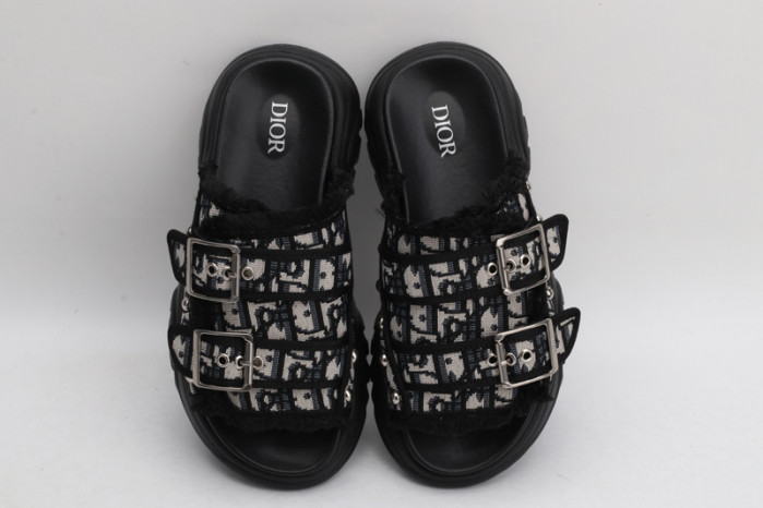 Dio*r sandal10