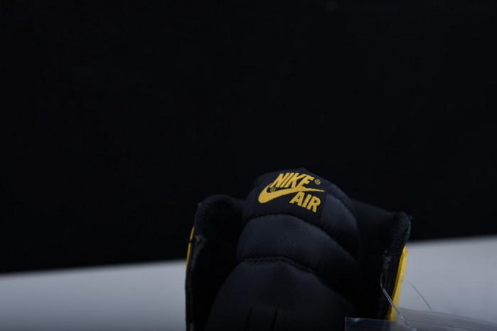 Air Jordan 1 Yellow Toe AR1020-700