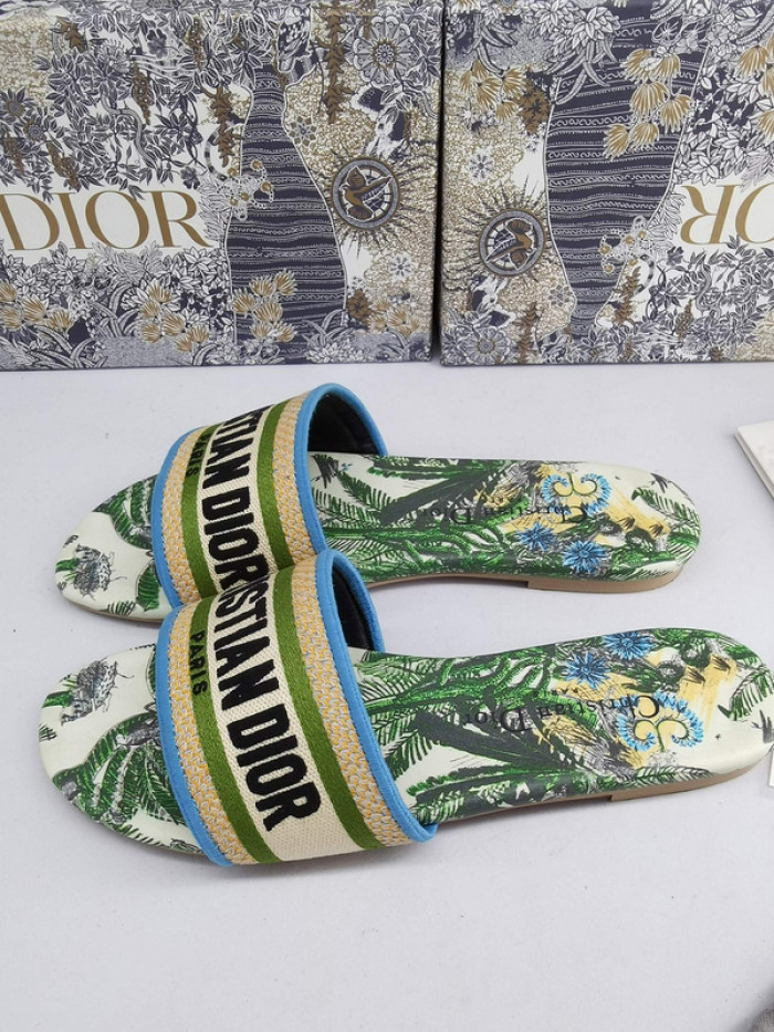Dio*r sandal17