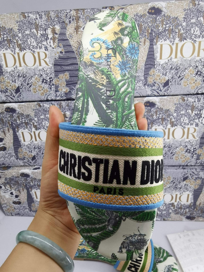 Dio*r sandal17