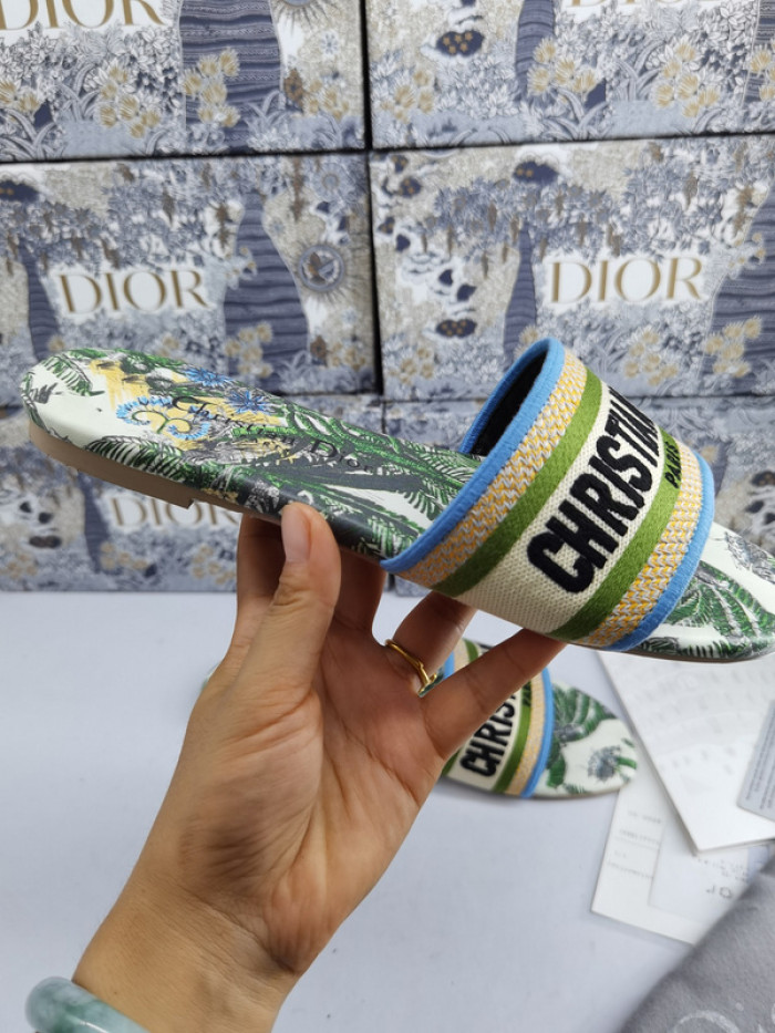 Dio*r sandal17